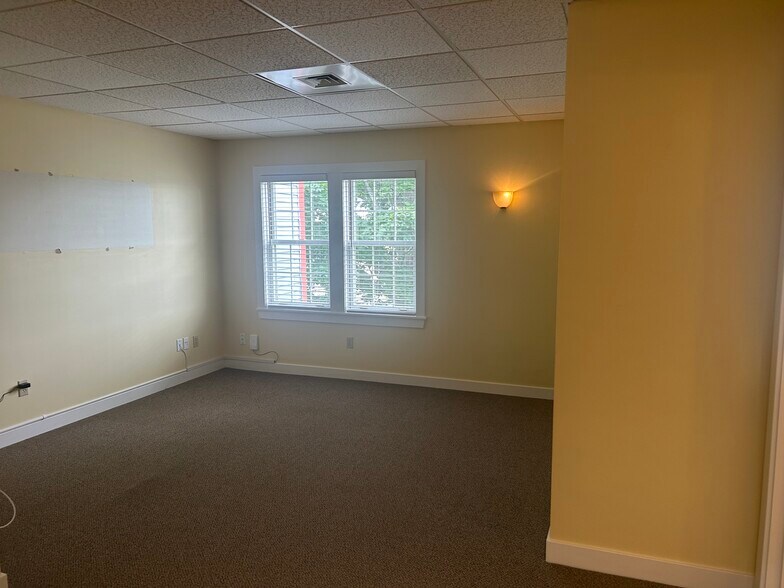 More Photos Of 413 Alfred Rd, Biddeford Office For Lease
