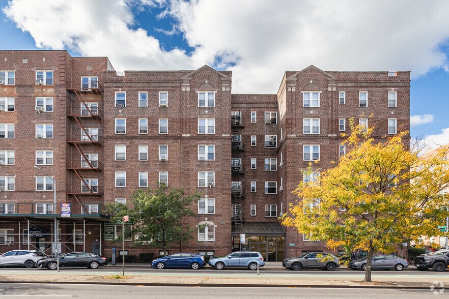More Photos Of 111-56 76th Dr, Forest Hills Apartments For Lease