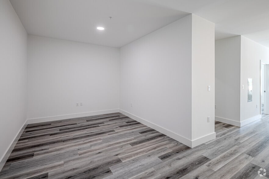 More Photos Of 102 Washington Ave, Belleville Apartments For Lease
