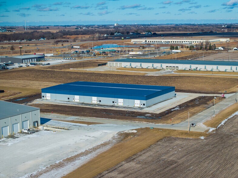 More Photos Of 1811 Rich Olive St, Story City Warehouse For Lease