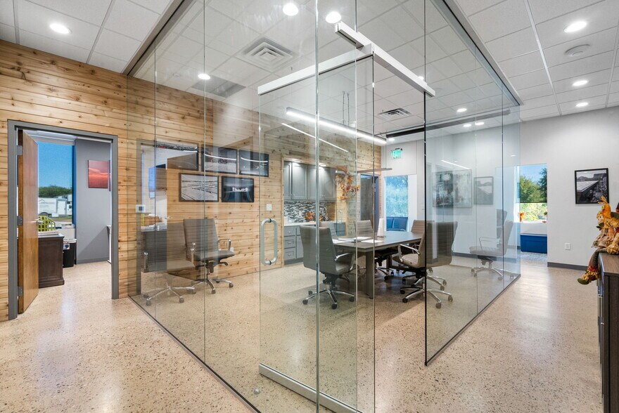 More Photos Of 1507 Ranger Hwy, Weatherford Warehouse For Lease