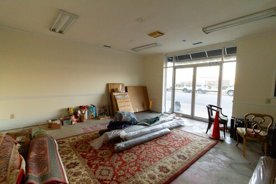 More Photos Of 512 Tift Ave S, Tifton Freestanding For Sale