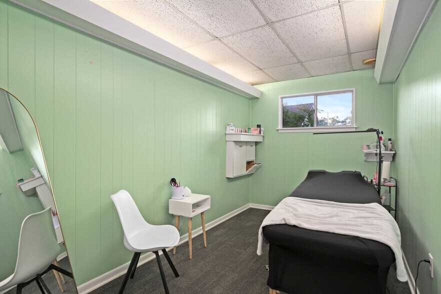 More Photos Of 130 N Main St, Petal Medical For Sale