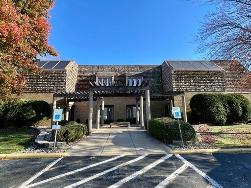 Primary Photo Of 750 Almar Pky, Bourbonnais Medical For Sale