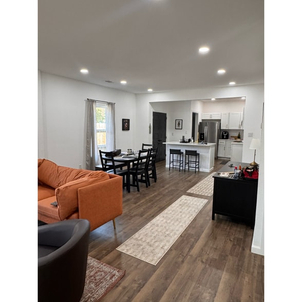 More Photos Of 2005 May St, Fort Worth Office For Lease