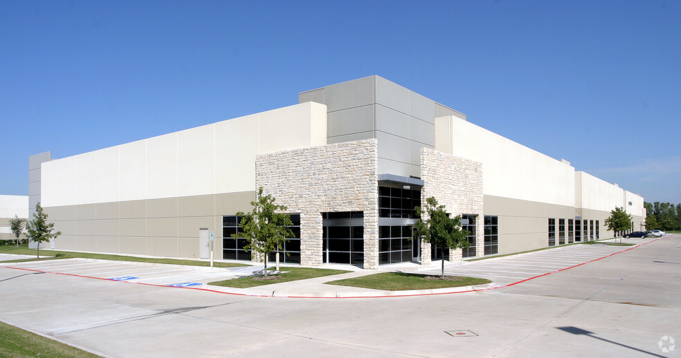 Primary Photo Of 801 Hammond St, Coppell Distribution For Lease