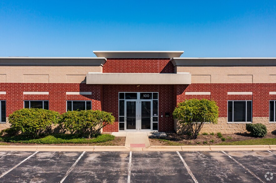 More Photos Of 4222-4248 Meridian Pky, Aurora Unknown For Lease