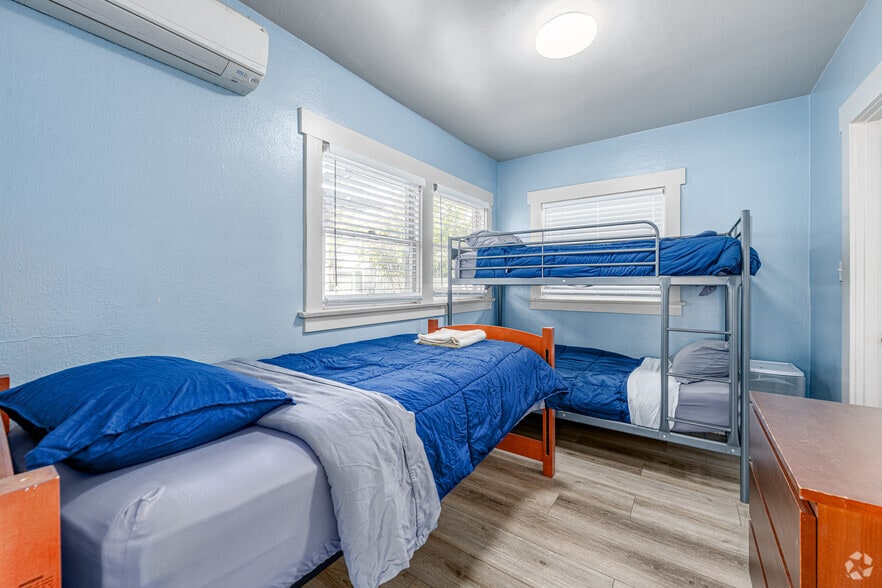 More Photos Of 146-154 N Holliston Ave, Pasadena Rehabilitation Center For Sale