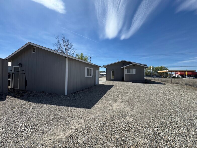 More Photos Of 216 N Whitley Dr, Fruitland Office For Sale