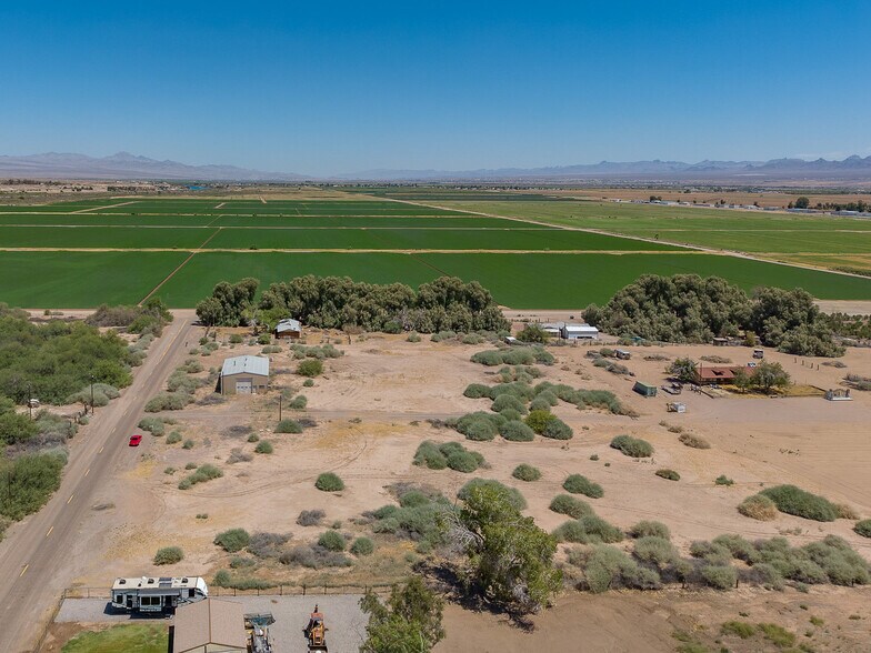More Photos Of 9512 S Evans Ln, Mohave Valley Warehouse For Sale