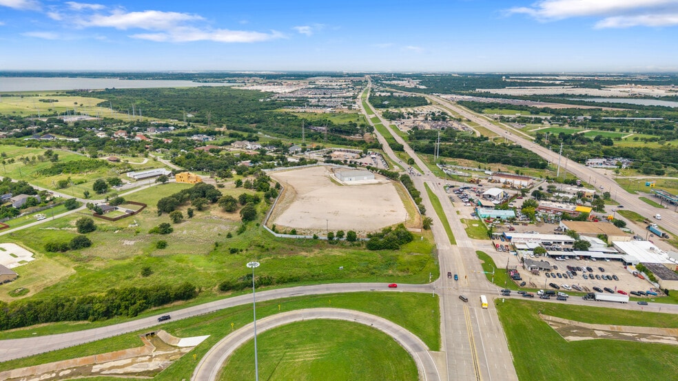 More Photos Of 5956 W Jefferson Blvd, Dallas Distribution For Lease
