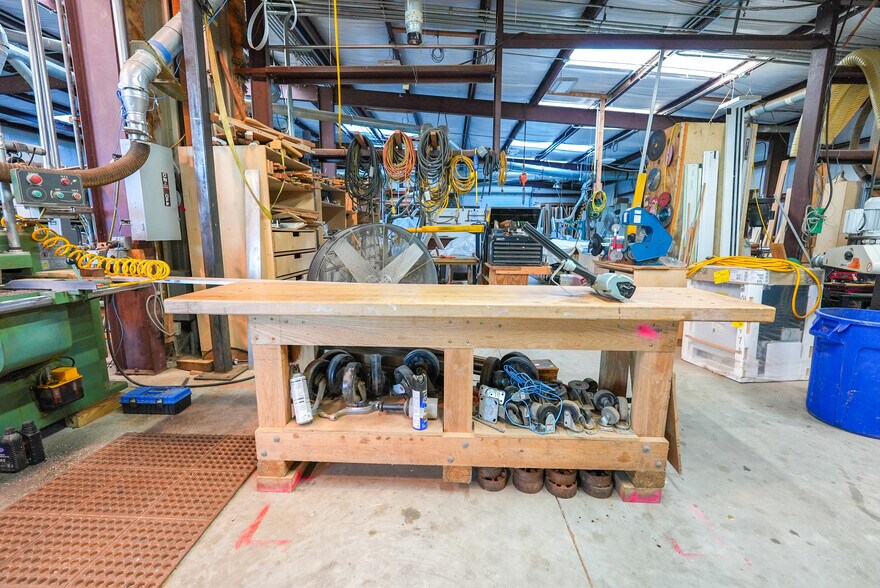 More Photos Of 7800 County Road 24, Fairhope Showroom For Sale