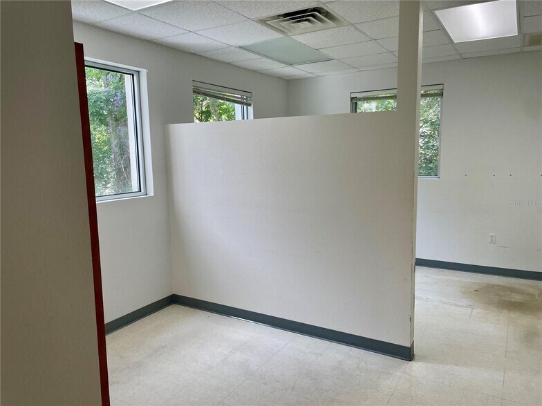 More Photos Of 4741 NW 8th Ave, Gainesville Medical For Sale