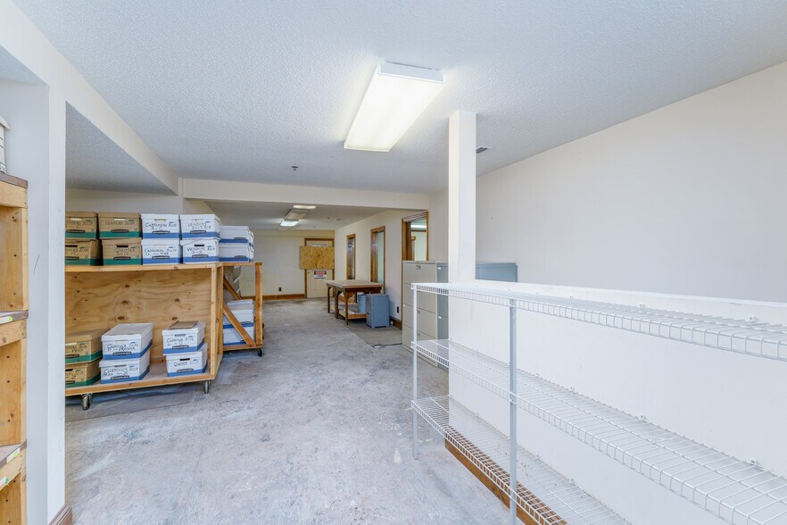 More Photos Of 1734 University Commercial Pl, Charlotte Warehouse For Lease