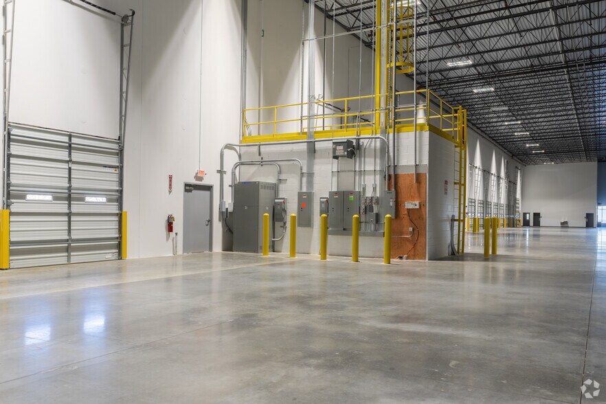More Photos Of 1350 Six Flags Rd, Lithia Springs Warehouse For Lease