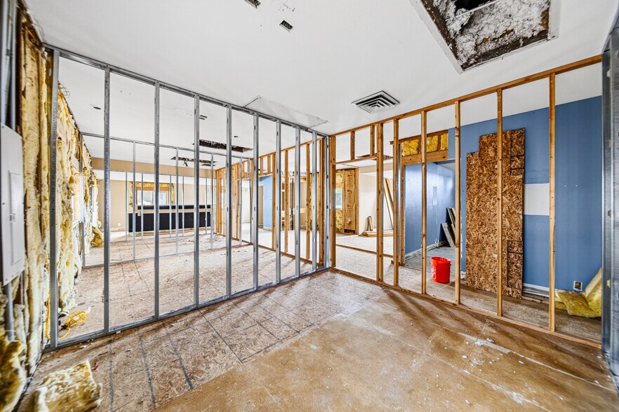 More Photos Of 123 2nd St, Elko Office For Sale