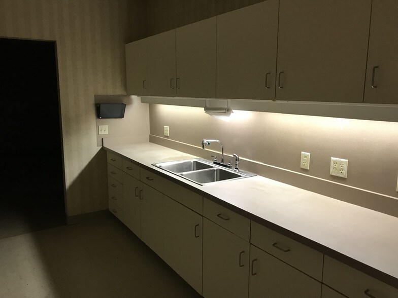 More Photos Of 239 Northern Blvd, Clarks Summit Medical For Lease