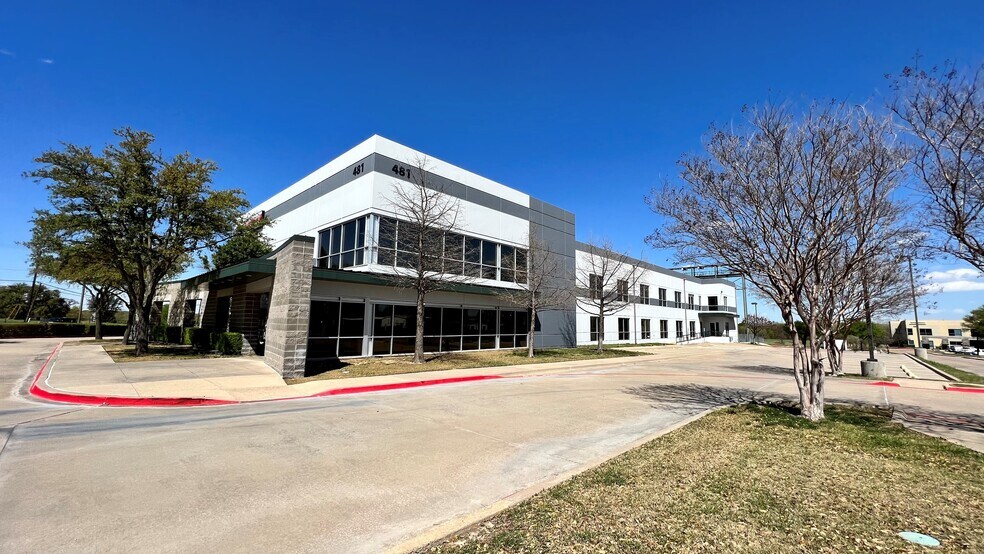 More Photos Of 481 Winscott Rd, Benbrook Office For Lease