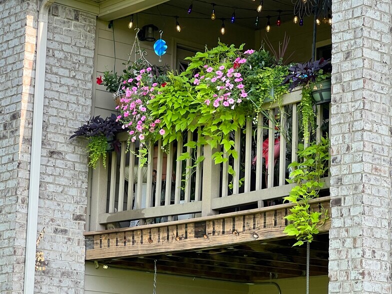 More Photos Of 502 Nandino Cir, Berea Apartments For Sale