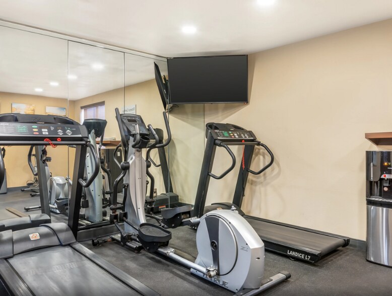 More Photos Of 2370 Sanders Rd, Conway Hotel For Sale