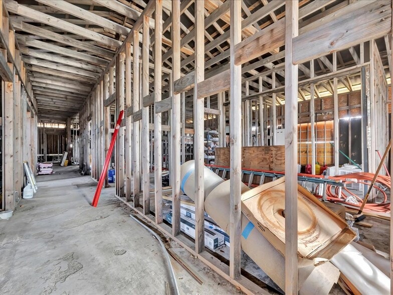 More Photos Of 3215 S Medford Dr, Lufkin Office For Sale