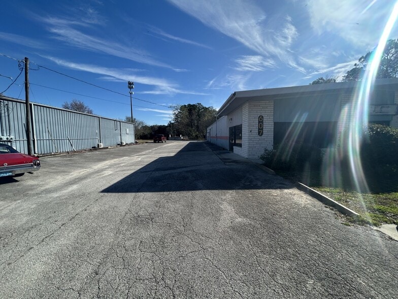 More Photos Of 607 Palm Ave, Palatka Rehabilitation Center For Sale