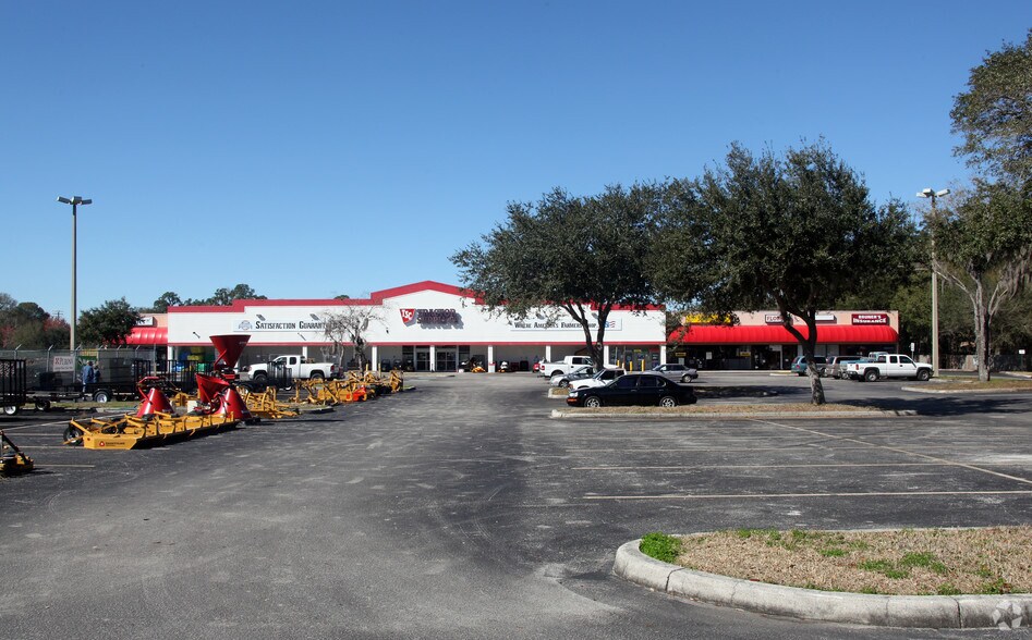 More Photos Of 1801-1803 James L Redman Pky, Plant City Unknown For Lease