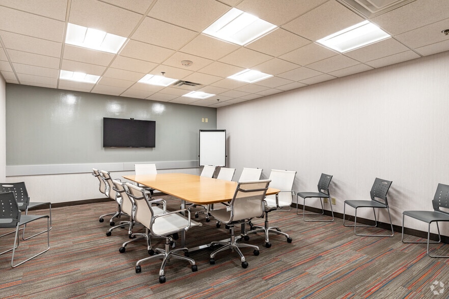 More Photos Of 2626 E 82nd St, Bloomington Office For Sale