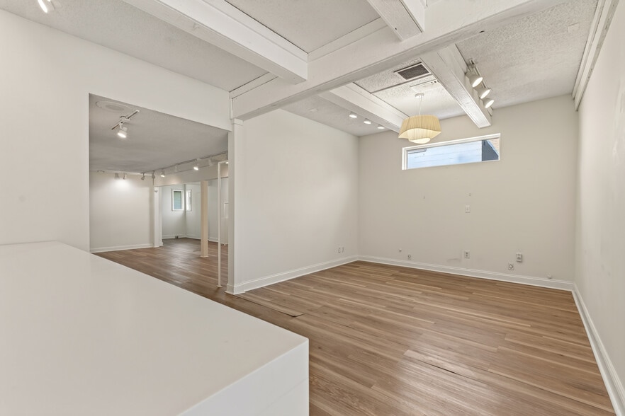 More Photos Of 1207 W 47th St, Kansas City Storefront Retail Residential For Lease