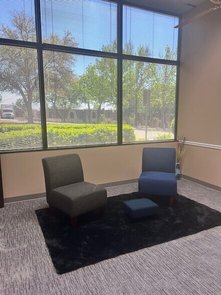 More Photos Of 4025 Woodland Park Blvd, Arlington Office For Lease