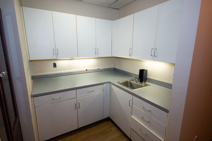 More Photos Of 189 Governor St, Providence Medical For Lease