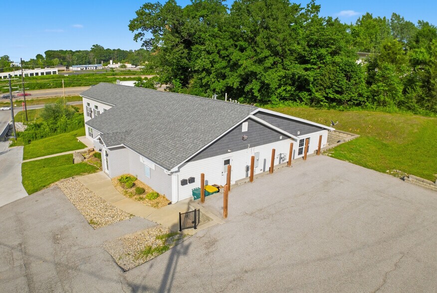 More Photos Of 3601 Commerce Dr, Arnold Office For Sale