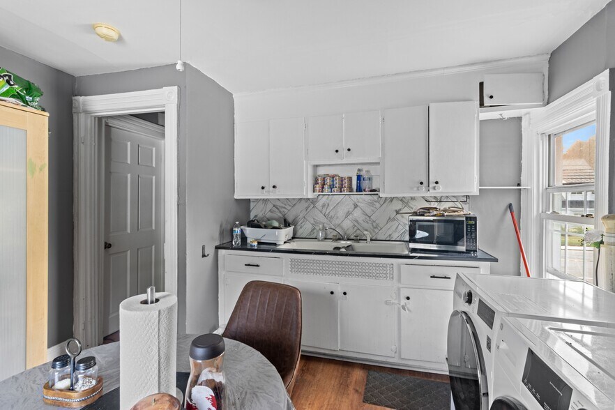 More Photos Of 676 Boston Post Rd, Darien Office For Sale
