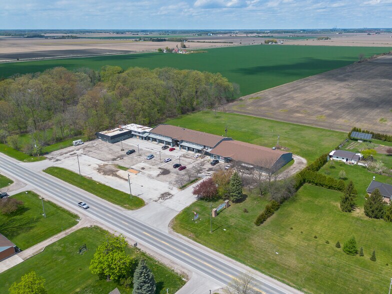 More Photos Of 2024 Dufferin Av, Wallaceburg Apartments For Sale