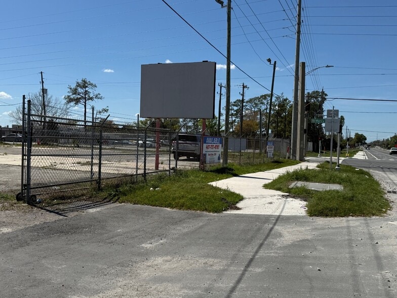 More Photos Of 3960 Silver Star Rd, Orlando Auto Dealership For Sale