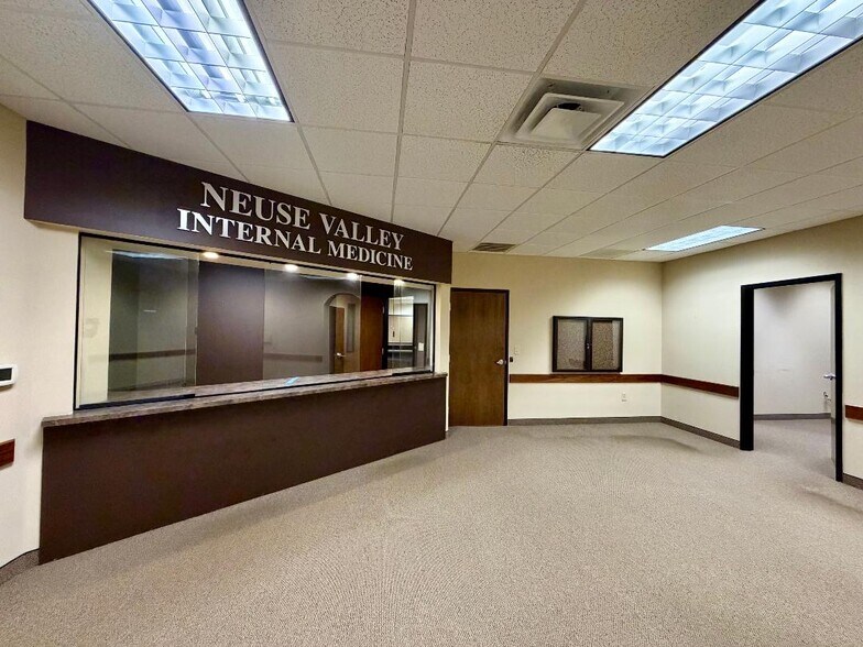 More Photos Of 701 Exposition Pl, Raleigh Medical For Lease