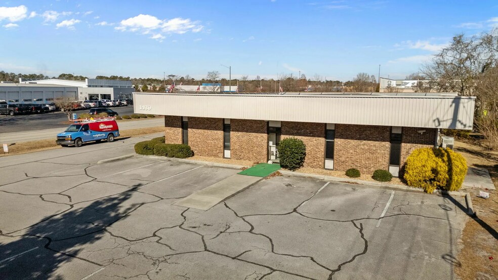 More Photos Of 1430-1440 McCarthy Blvd, New Bern Office For Lease