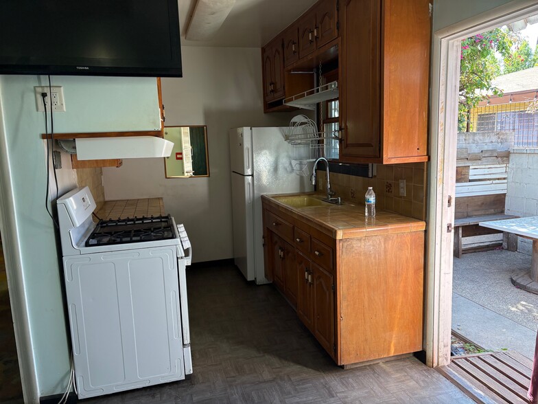 More Photos Of 945 N Azusa Ave, Azusa Office Residential For Sale