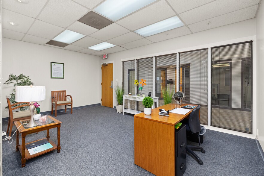 More Photos Of 11520 St. Charles Rock Rd, Bridgeton Medical For Lease