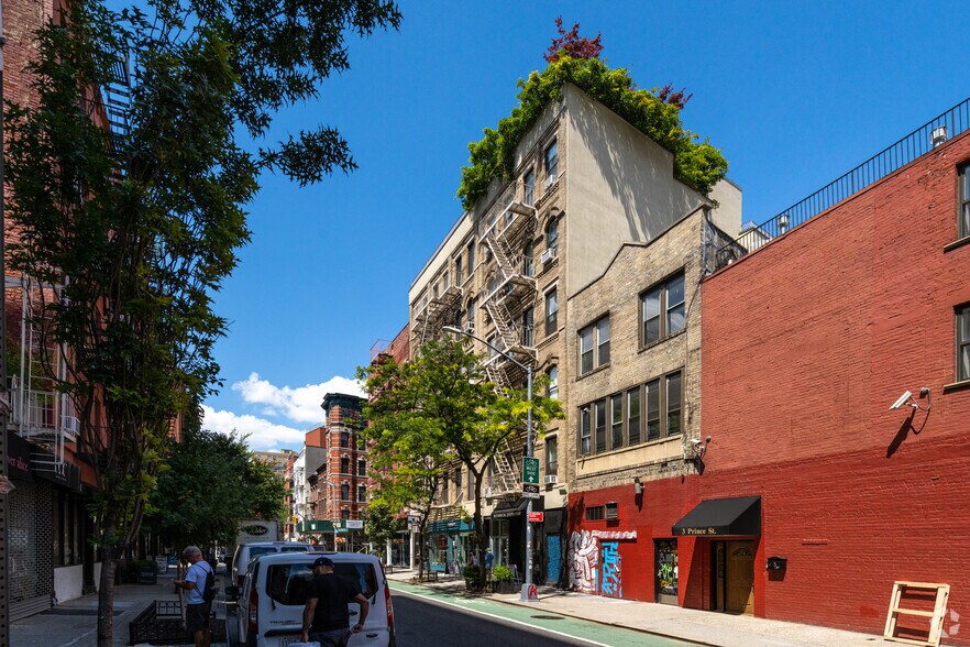 More Photos Of 7-11 Prince St, New York Apartments For Lease