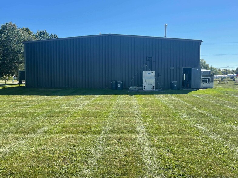 More Photos Of 105 E Russell Rd, Tecumseh General Retail For Lease