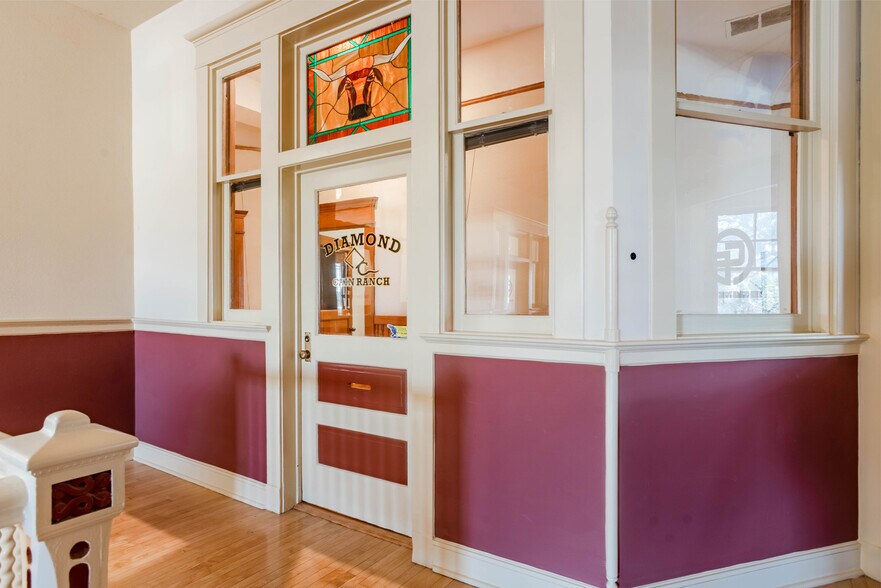 More Photos Of 131 E Exchange Ave, Fort Worth Office Residential For Lease