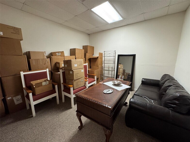 More Photos Of 1427 Russell Rd, Shreveport Office For Sale