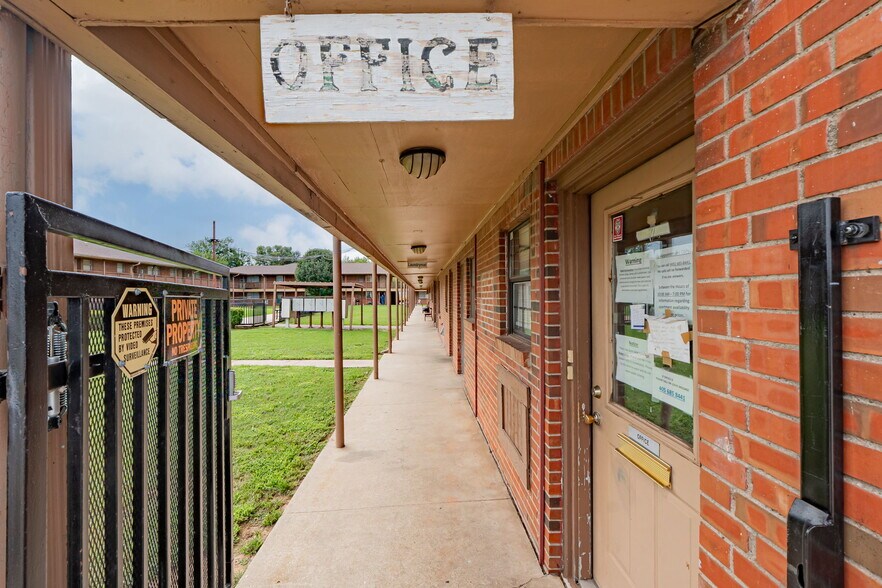 More Photos Of 3136 SW 59th St, Oklahoma City Apartments For Sale