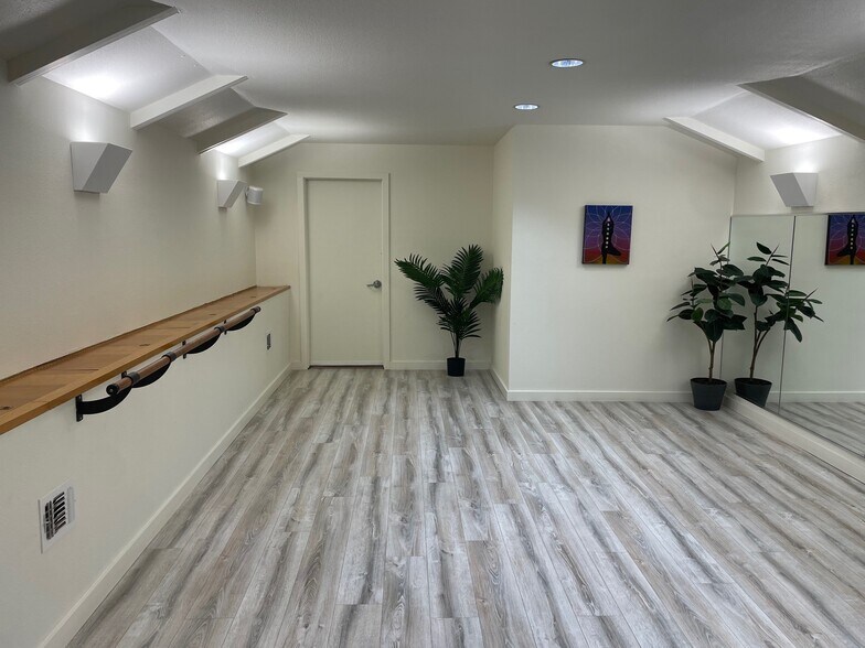 More Photos Of 17006 San Pedro Ave, San Antonio Medical For Lease