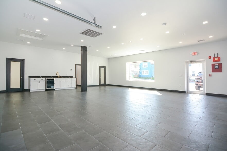 More Photos Of 995 Main St, Clinton Auto Dealership For Sale