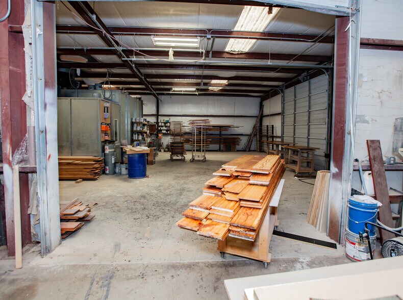 More Photos Of 5711 Monaco Cir, San Antonio Warehouse For Sale