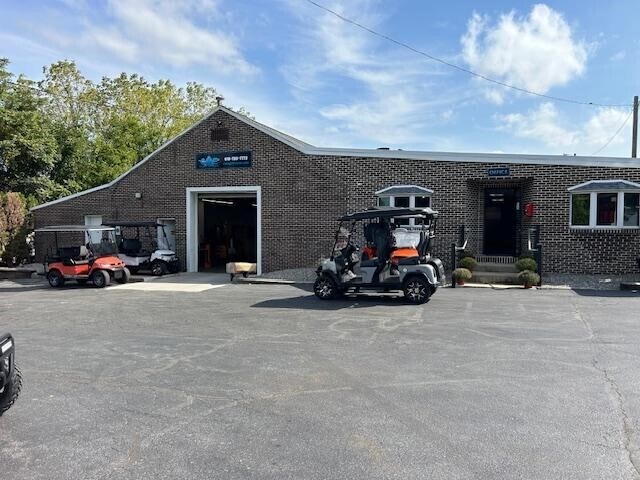 More Photos Of 345 Hill Rd, Womelsdorf Warehouse For Lease