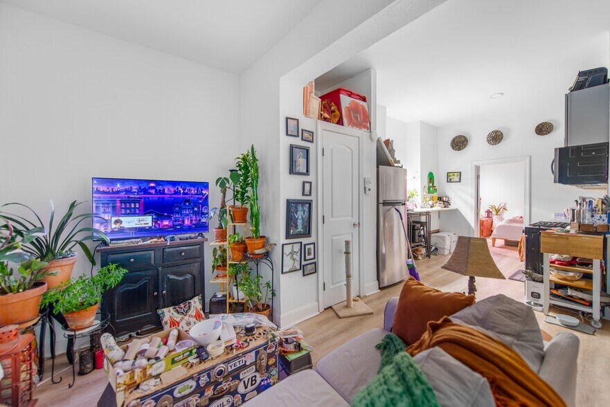 More Photos Of 129-131 W Susquehanna Ave, Philadelphia Apartments For Sale