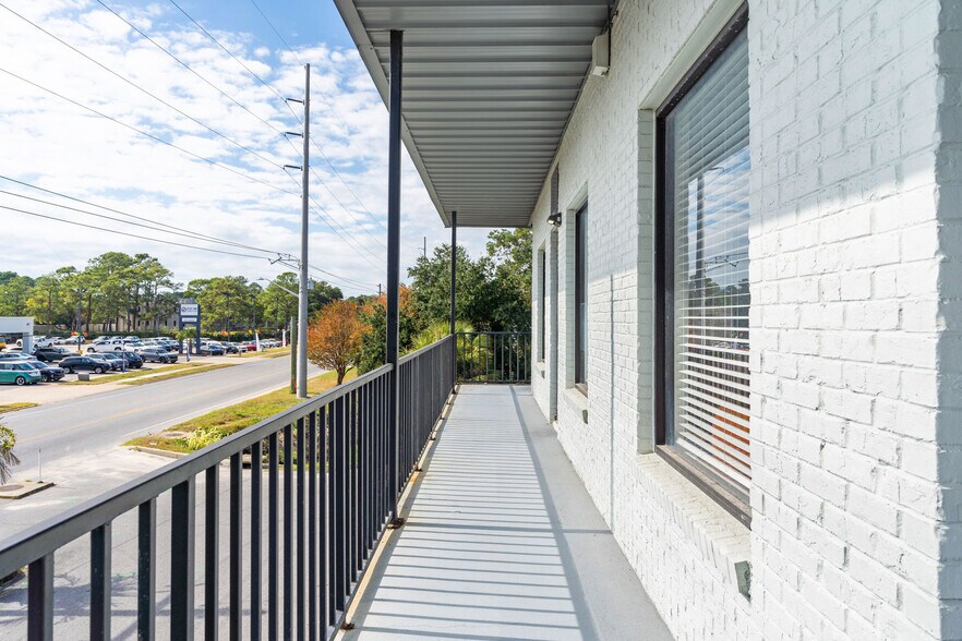 More Photos Of 119 Hollywood Blvd, Fort Walton Beach Flex For Sale